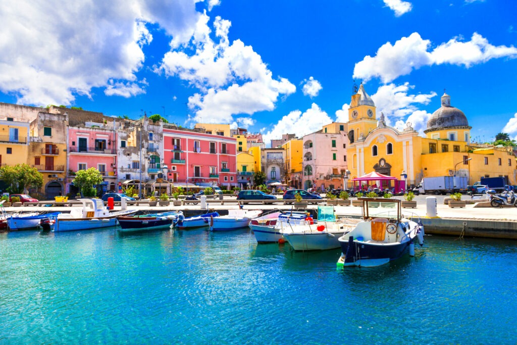 Croisières Locations Bateaux Port de Procida Baie de Naples