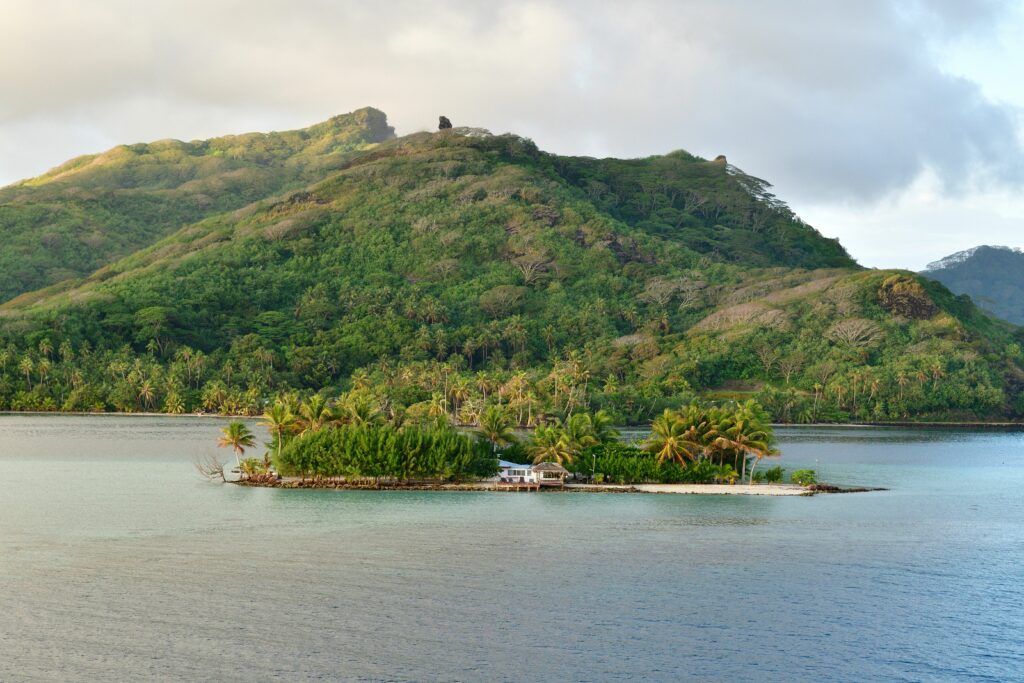 Huahine, Îles Sous le Vent, French Polynesia